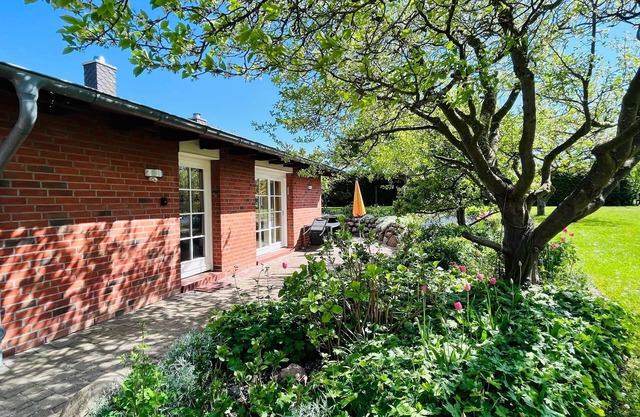 Vacation home in Neu Reddevitz - For 2 vacation guests with garden/Boddenhus