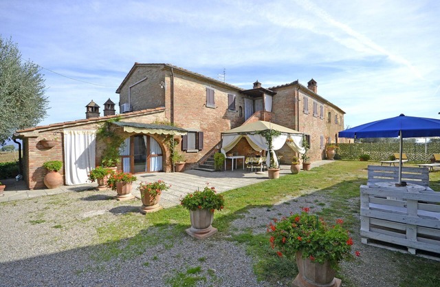 Vacation Home in Creti with 5 bedrooms sleeps 10