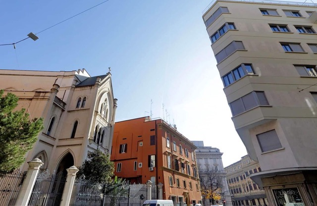 Vacation Home in Rome with 2 bedrooms sleeps 6