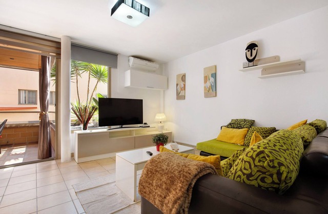 Vacation Home "Jose Esquinzo" with Shared Pool & Wi-Fi