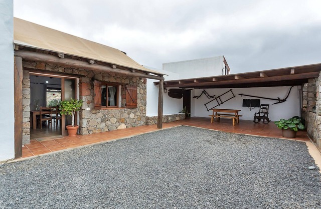 Vacation Home 'La Casilleta' with Mountain View, Wi-Fi and Air Conditioning