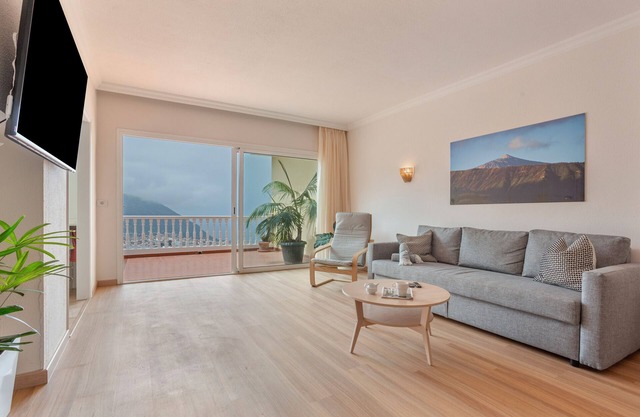 Vacation Home 'Mocan' with Sea View, Private Terrace and Wi-Fi