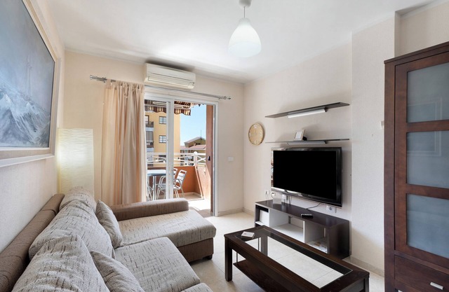 Vacation Home "Vivienda Vacacional Maravillosa" with Sea View, Shared Pool & Wi-Fi