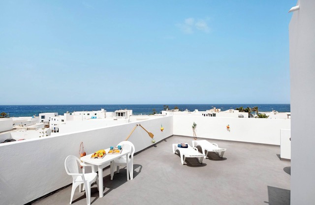 Vacation Home "Viviendas El Pescador - Remo" with Sea View, Private Terrace & Wi-Fi