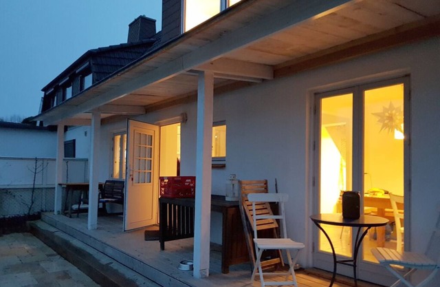 Vacation home with large garden on the beach of the Kiel Fjord