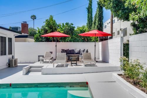 Vacation House with Pool