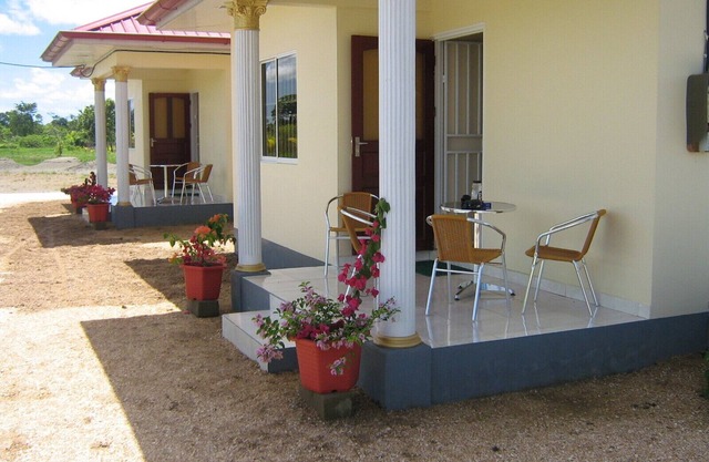 vacation in a peaceful natural environment. 3-4 person house.