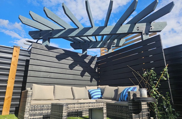 Vacation in luxury ! A golfers Dream.Modern newly built modular home.