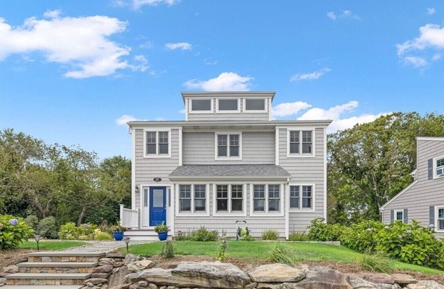 Vacation in this stunning home with gorgeous ocean views!