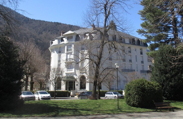 vacation or cure in LUCHON