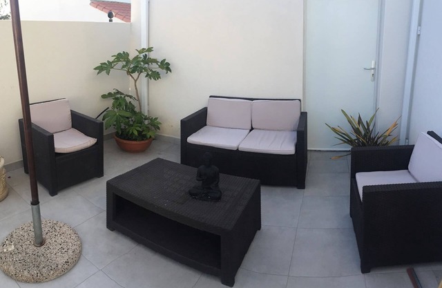 VACATION RENTAL VILLA NEAR MONTPELLIER