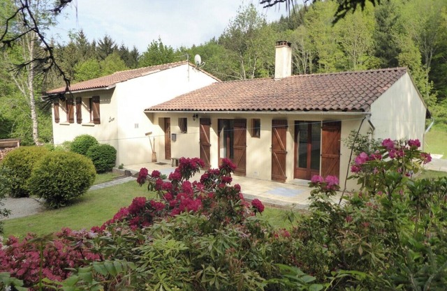 Vacation rentals villa France Pyrenees swimming pool