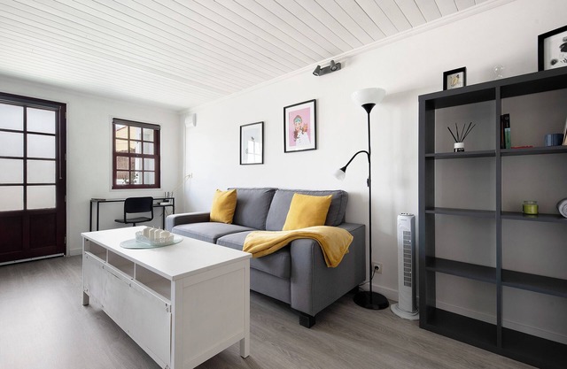 Vacation Studio 'Actors' with Mountain View, Private Terrace and Wi-Fi