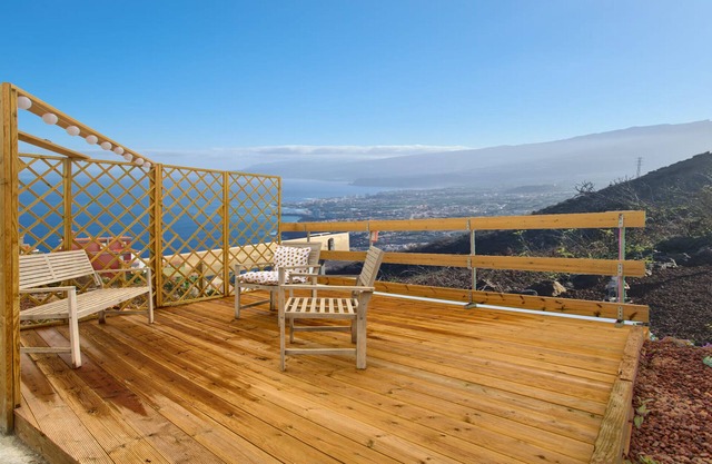 Vacation Studio 'Estudio La Maresia' with Sea View, Private Terrace and Wi-Fi