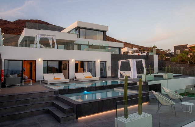 Vacation Villa 'Infinity' with Sea View, Wi-Fi and Air Conditioning