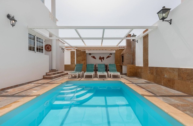 Vacation Villa 'La' with Private Pool, Private Terrace and Wi-Fi