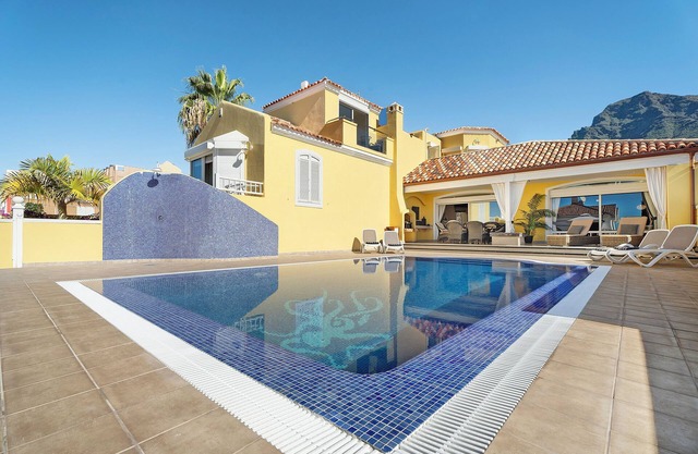 Vacation Villa 'Romano' with Sea View, Private Pool and Wi-Fi