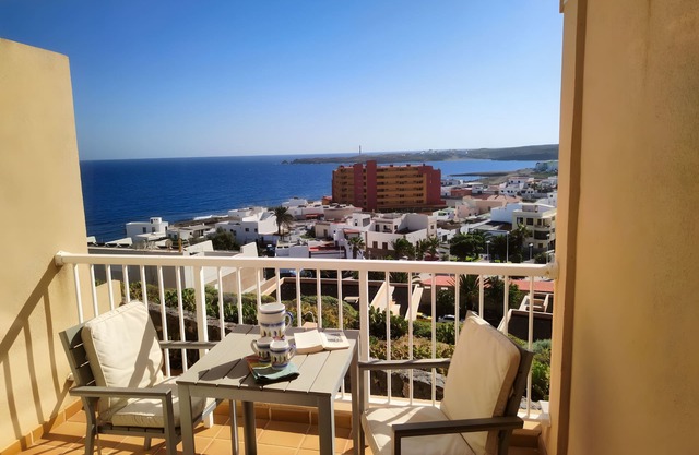 Vacation 'Vista Bahia' with Sea View, Shared Pool and Wi-Fi