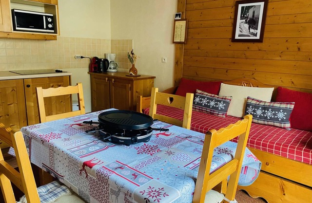 Val-Cenis: Ski-in/Ski-out Apartment with Pool, Sauna, Fitness, Sleeps 4