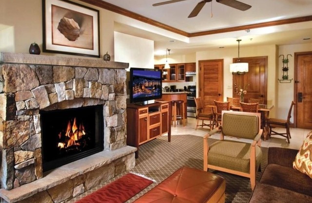 Valdoro Mountain Lodge 2br -Breckenridge Colorado, SPA & Private Patio Hot Tub