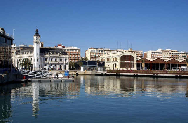 VALENCIA BEACH FLAT, ONLY YEARLY RENTAL 1500€/month.nAVAILABLE JANUARY 11th 2025