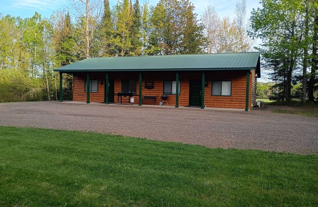 Valhalla Trailblazer Heaven Both Sides Trail Side North of Washburn with WiFi AC