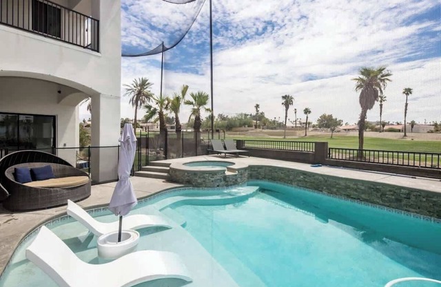 Vanderpump Rules! Lake Havasu Luxury Villa w/Pool, Hot Tub + Guest House