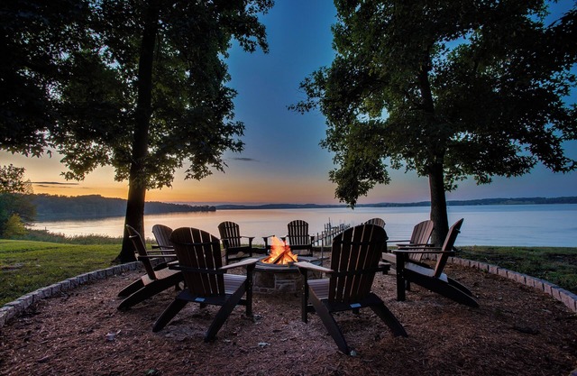Veazey Cove | 8,000 sq ft Waterfront Home w/Pool + Hot Tub!
