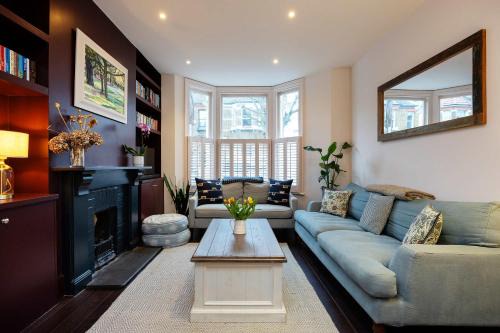 Veeve - At home in Kensal Green