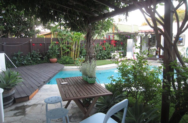 VENICE DESIGNER POOLHOUSE HSR19-003035