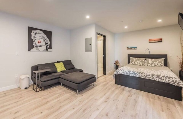 Venice Studio Blocks 2 Beach & Canals Full Kitchen