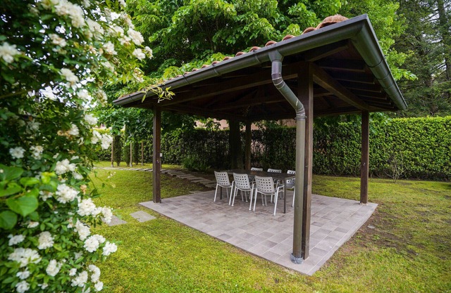 Veranda del Lago with 3 bedrooms and 2 bathrooms next to Monate Lake