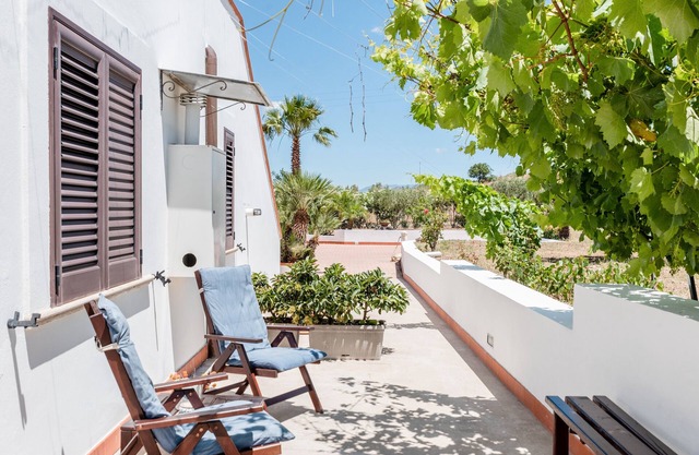 'Veranda' Room with Mountain View, Wi-Fi and Air Conditioning