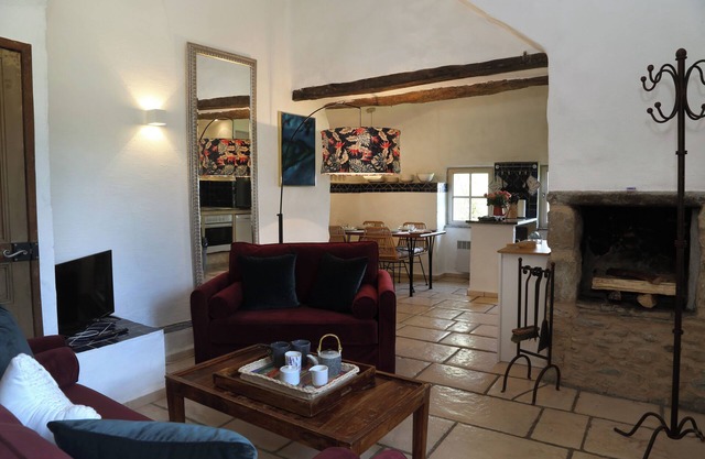 Vergennes - Aircon - 2 Bedroom - Private Terrace