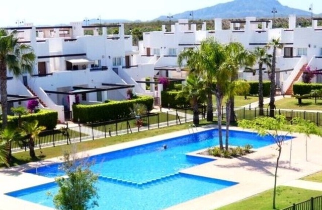 Very comfortable house with pool and air conditioning
