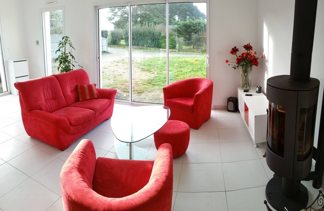 Very confortable and bright New house 200 m from the seaside