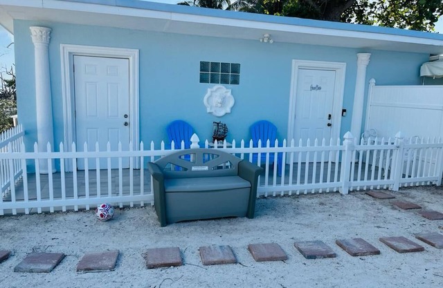 Viamarhe Cabin-Private beach, Kayak, yard games