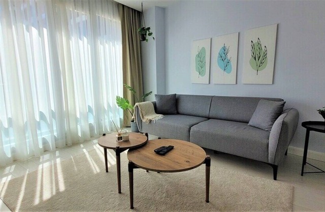 Vibrant City Escape - Experience the Urban Beat