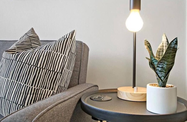 Vibrant 1BR Apartment close to Dining