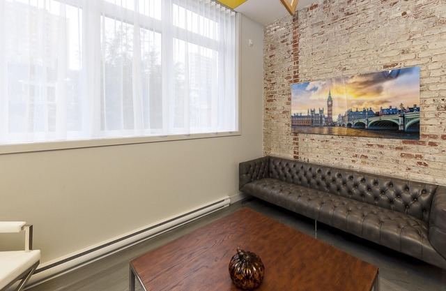 Vibrant Loft near Plateau Mont Royal and Festivals