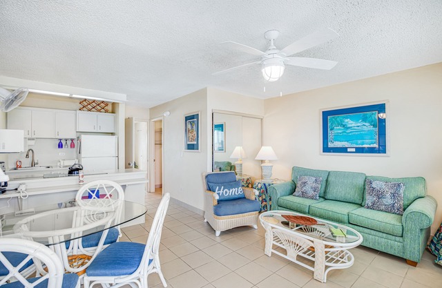 Vibrant, waterfront retreat with WiFi, balcony & dock access