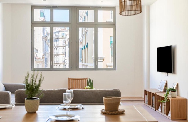 Vieux-Port, Appartement géant de 11 chambres & 11 salles de bain