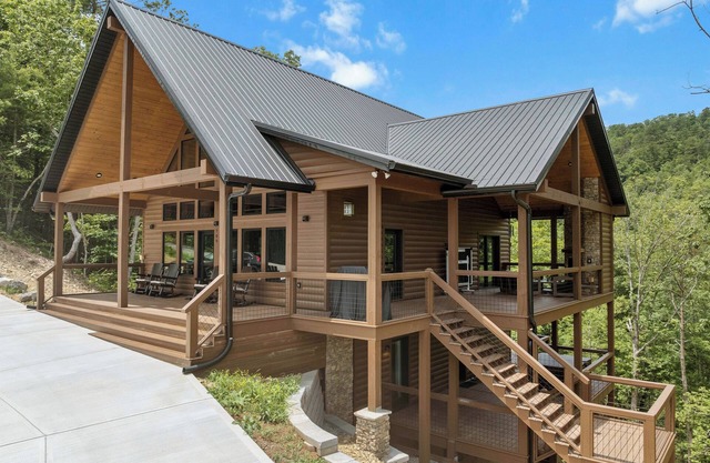 Views for Miles Brand New 3BR 2 and 1/2 Bath, Hot Tub, Pool Table, Outdoor FP