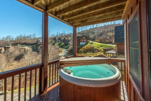 Views ~ Hot Tub~ 2 Decks~Pool Table~GameRoom~Cabin