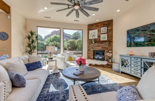 Views of Coffee Pot, Hot Tub, Community Pool, Walk To Pickleball Courts!