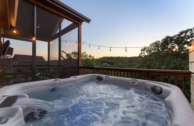 Views! Priv. Hot Tub. 2 Resort Pools. Golf Resort. Sports Courts & Playgrounds.