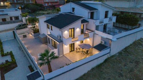 Vilè Home - Intera Villa