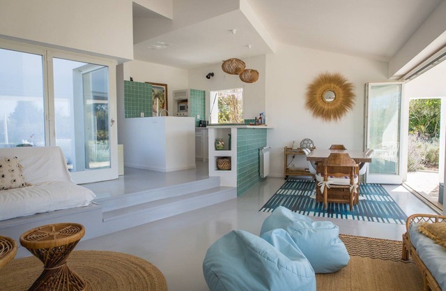 vila by the beach with pool