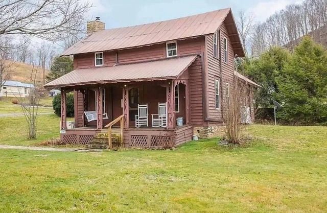 Vilas Cottage - Located less than 10 min from King Street, 100yr old farm house