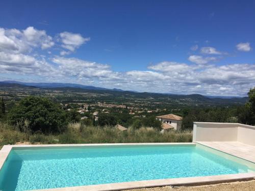 Villa à Barjac piscine chauffée et vue panoramique